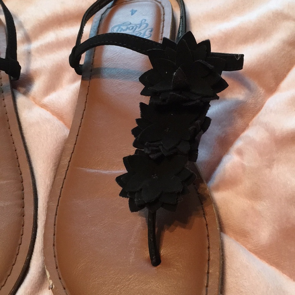 **Host pick** Girls sandals - Picture 2 of 3